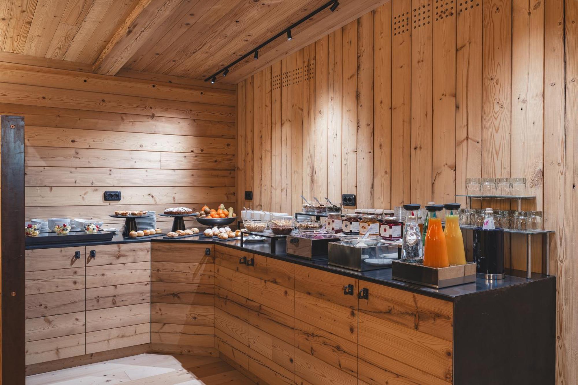 劳拉洛奇小屋酒店 Madonna 外观 照片